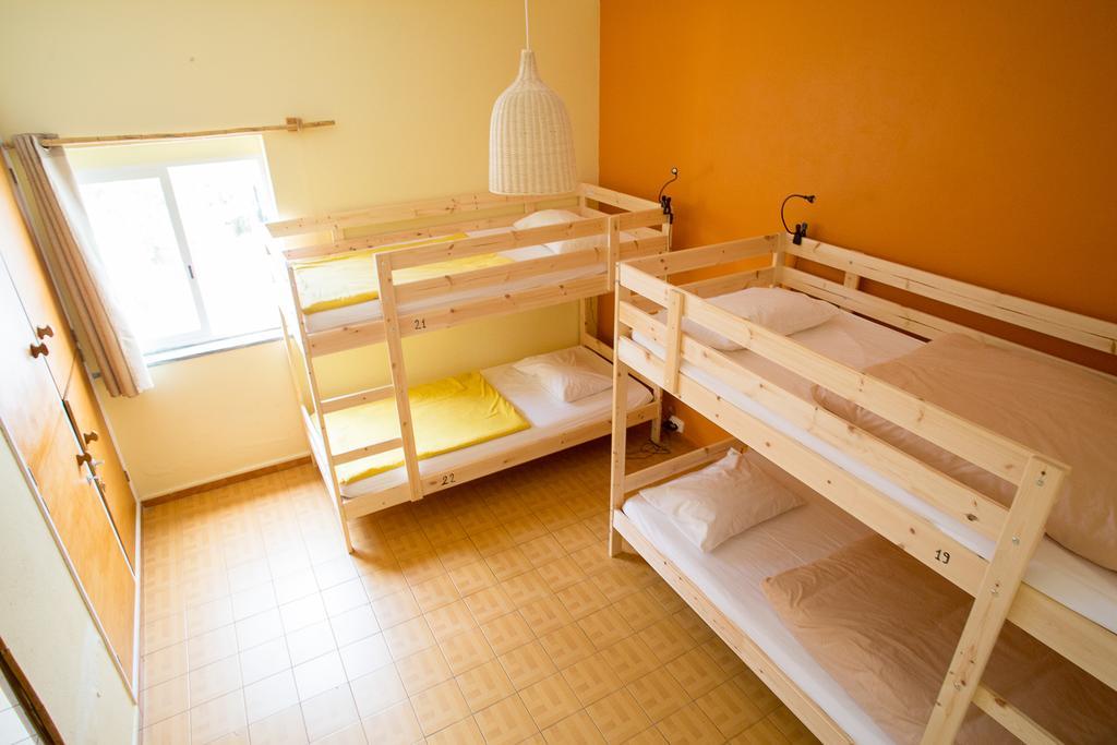 Good Feeling Hostel & Guest House Raposeira  المظهر الخارجي الصورة