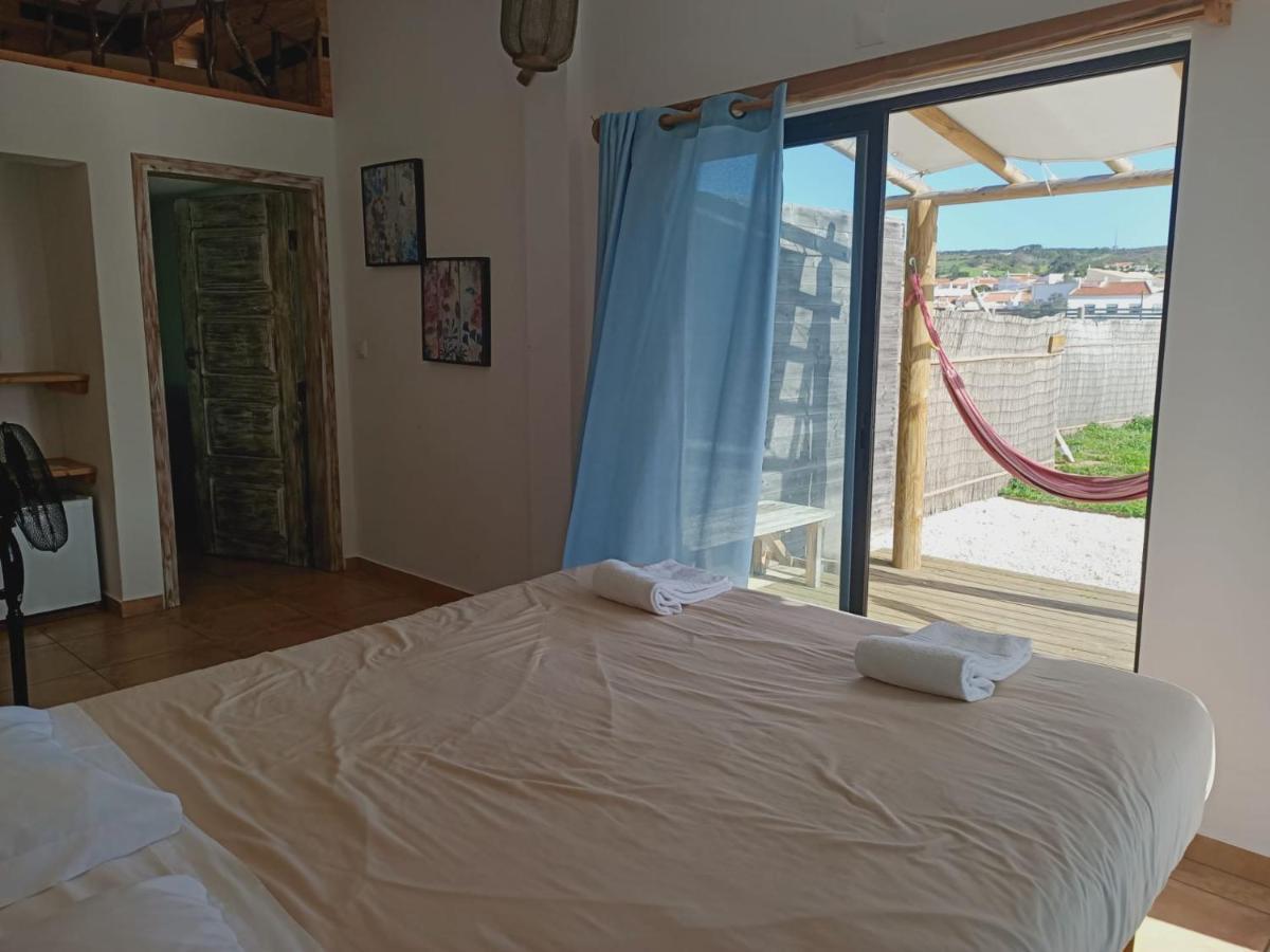 Good Feeling Hostel & Guest House Raposeira  المظهر الخارجي الصورة
